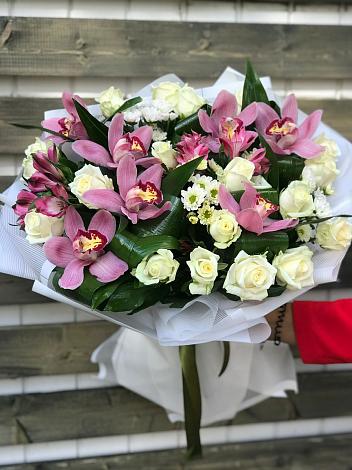 Букет цветов из: Розы и Хризантемы в Белинском