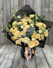 Букет цветов из:  Розы и Лизиантусы #REPLACE_PRED# Белинском