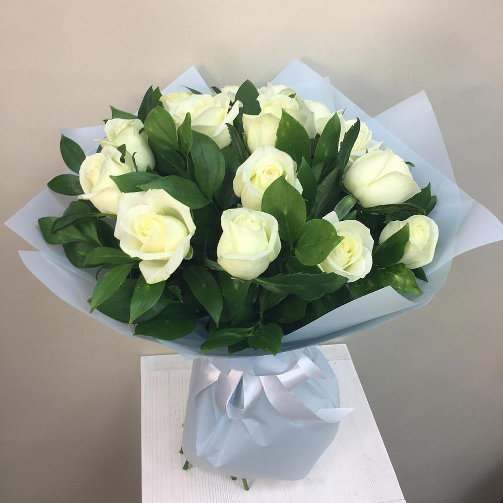 Букет 15 Белых роз Проуд в Белинском