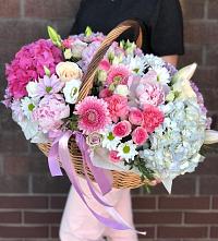 Композиция солнечный день в Белинском Цветочная композиция из Розы, Хризантемы, Пионы и Лизиантусы в корзине в Белинском