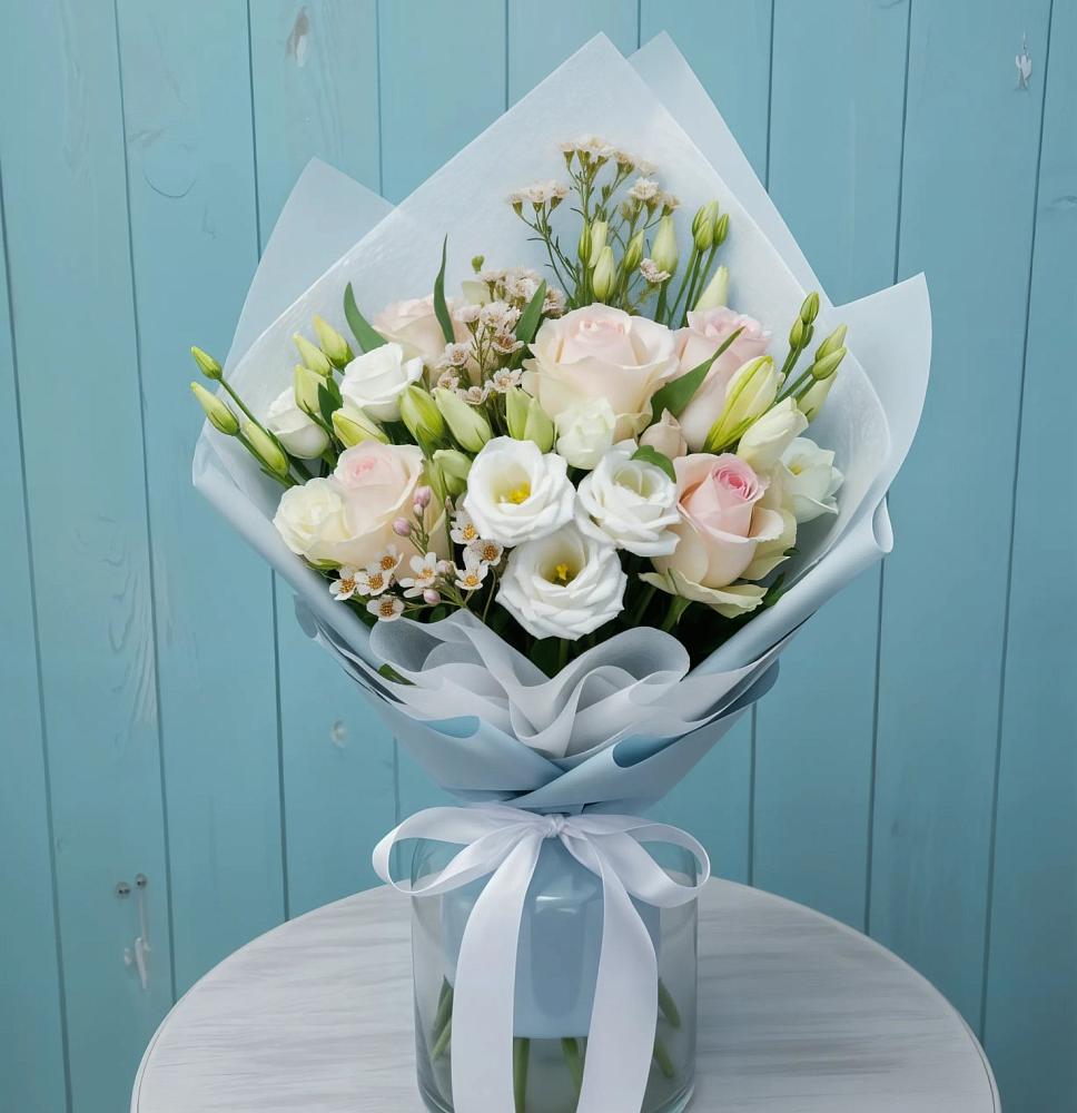 Букет цветов из: Розы и Лизиантусы в Белинском