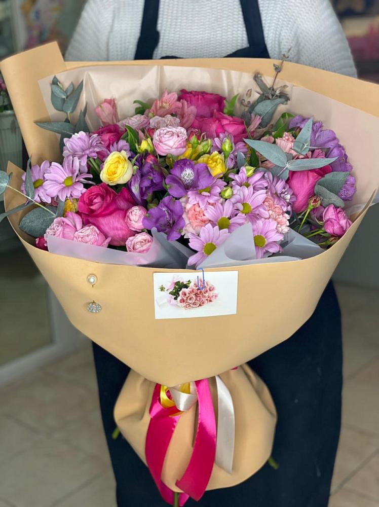 Букет цветов из: Хризантемы, Гвоздики и Альстромерии в Белинском