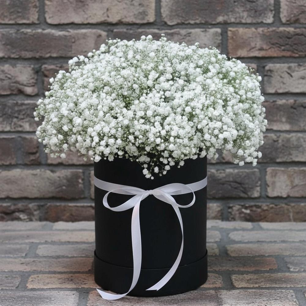 Цветочная композиция из Гипсофила в шляпной коробке в Белинском