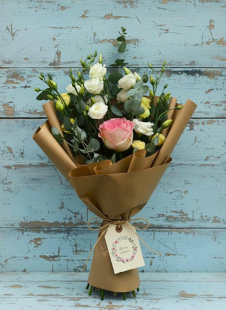 Букет цветов из: Розы и Лизиантусы в Белинском