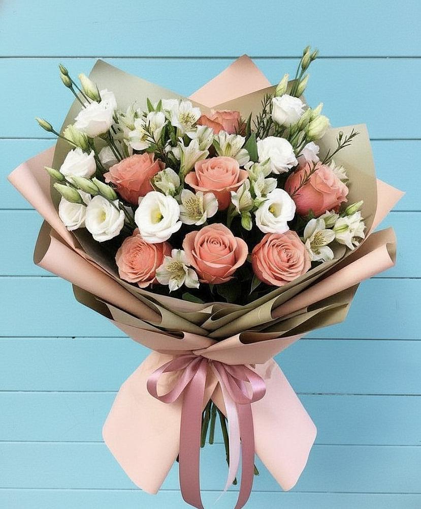 Букет цветов из: Розы, Альстромерии и Лизиантусы в Белинском