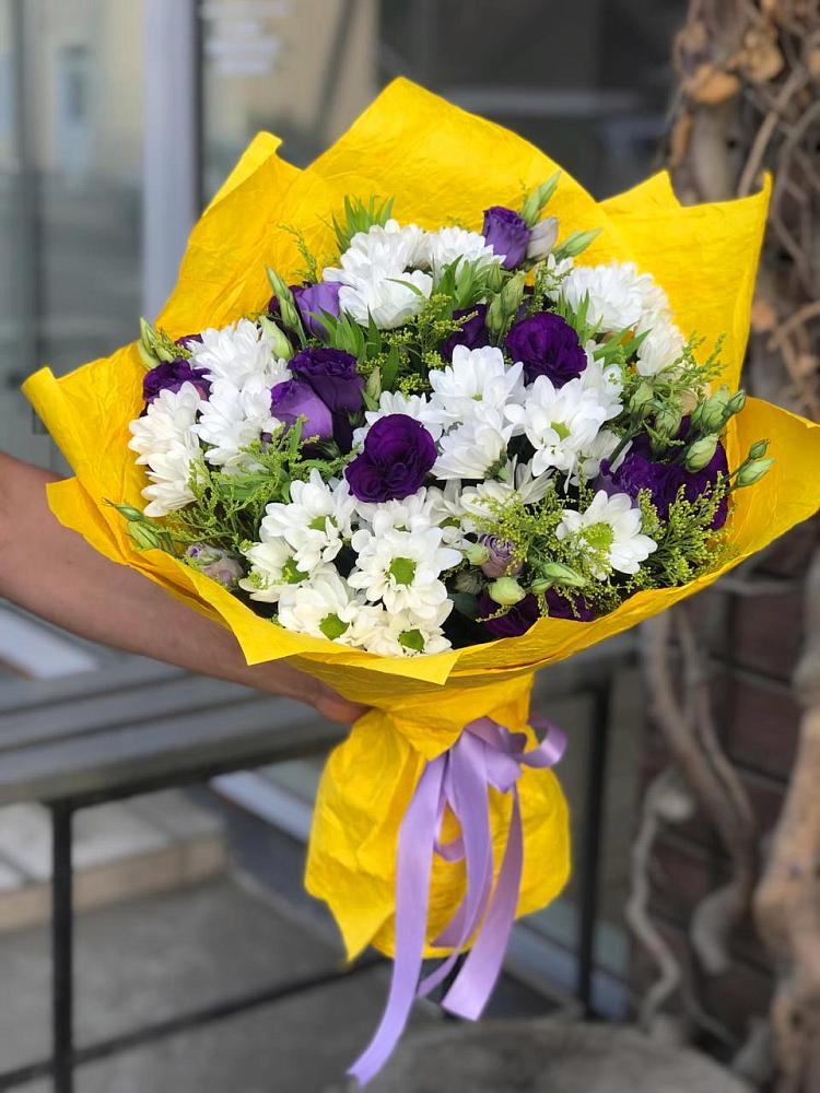 Букет цветов из: Ирисы, Хризантемы и Ромашки в Белинском