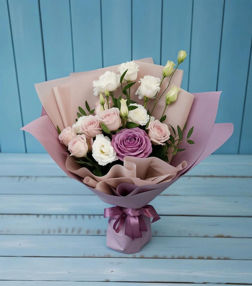 Букет цветов из: Розы и Лизиантусы в Белинском